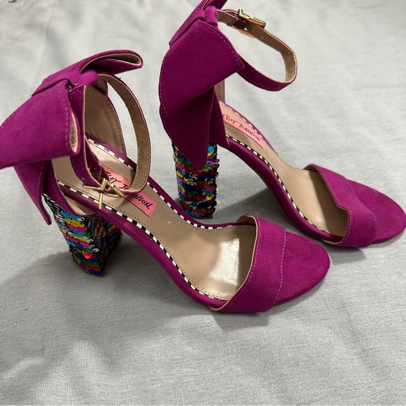 Sz. 8 Betsey Johnson 4" sequin block heel shoes, hot pink, bow, sparkle - Picture 1 of 11